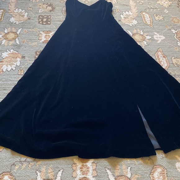 Donna Karen Black velvet full length dress - Picture 2 of 8